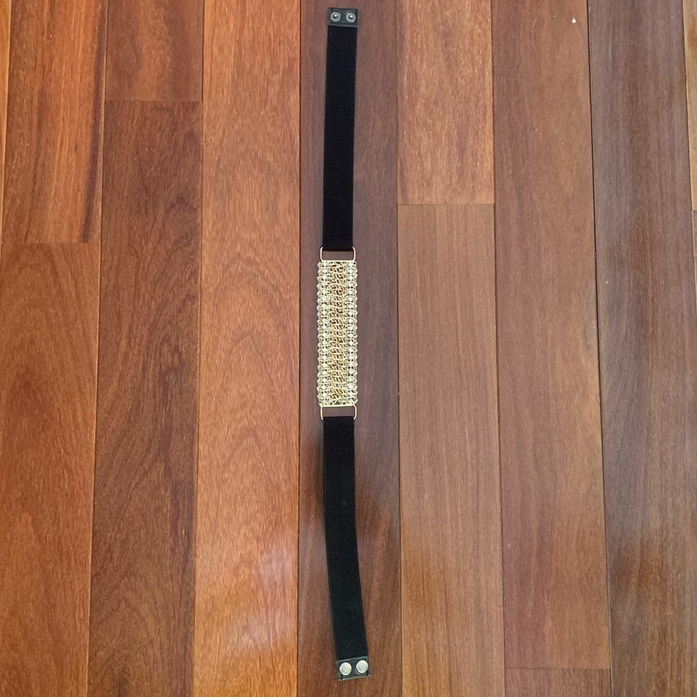 Elastic belt with bedazzled mid-section
